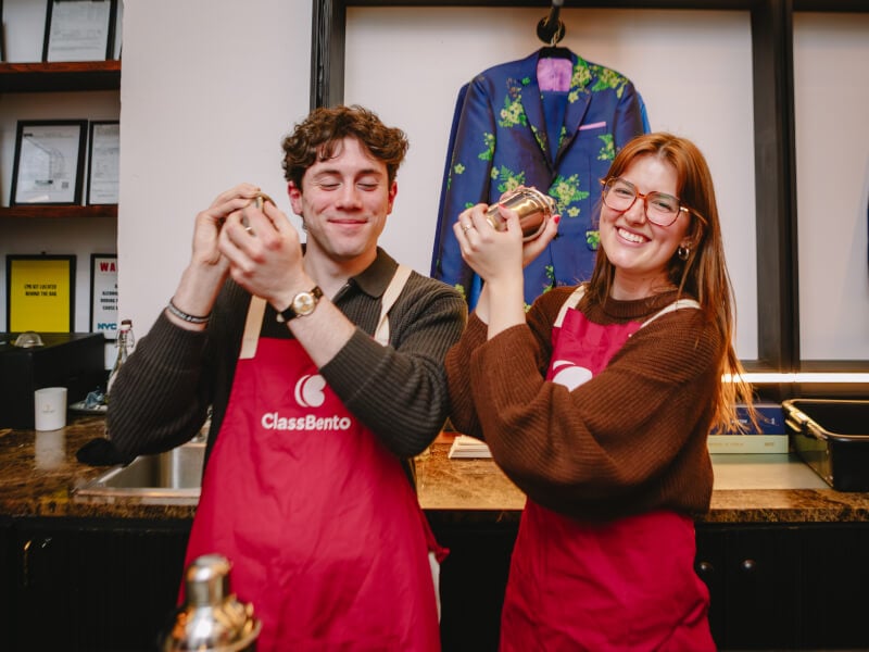 couple at a cocktail making class